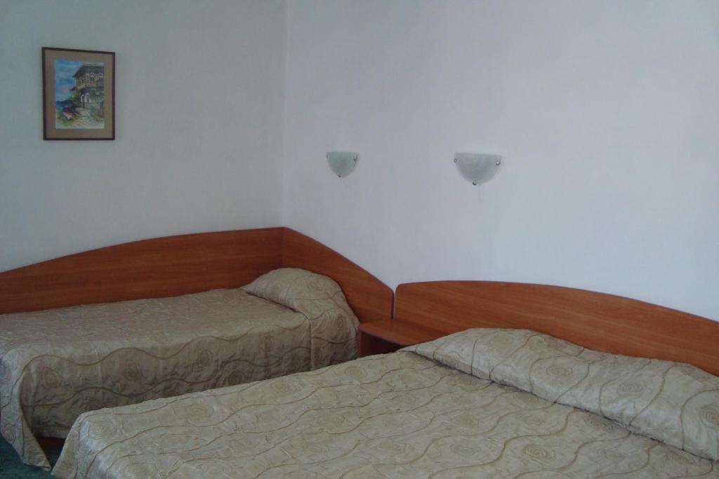 רבדה Hotel Astra חדר תמונה
