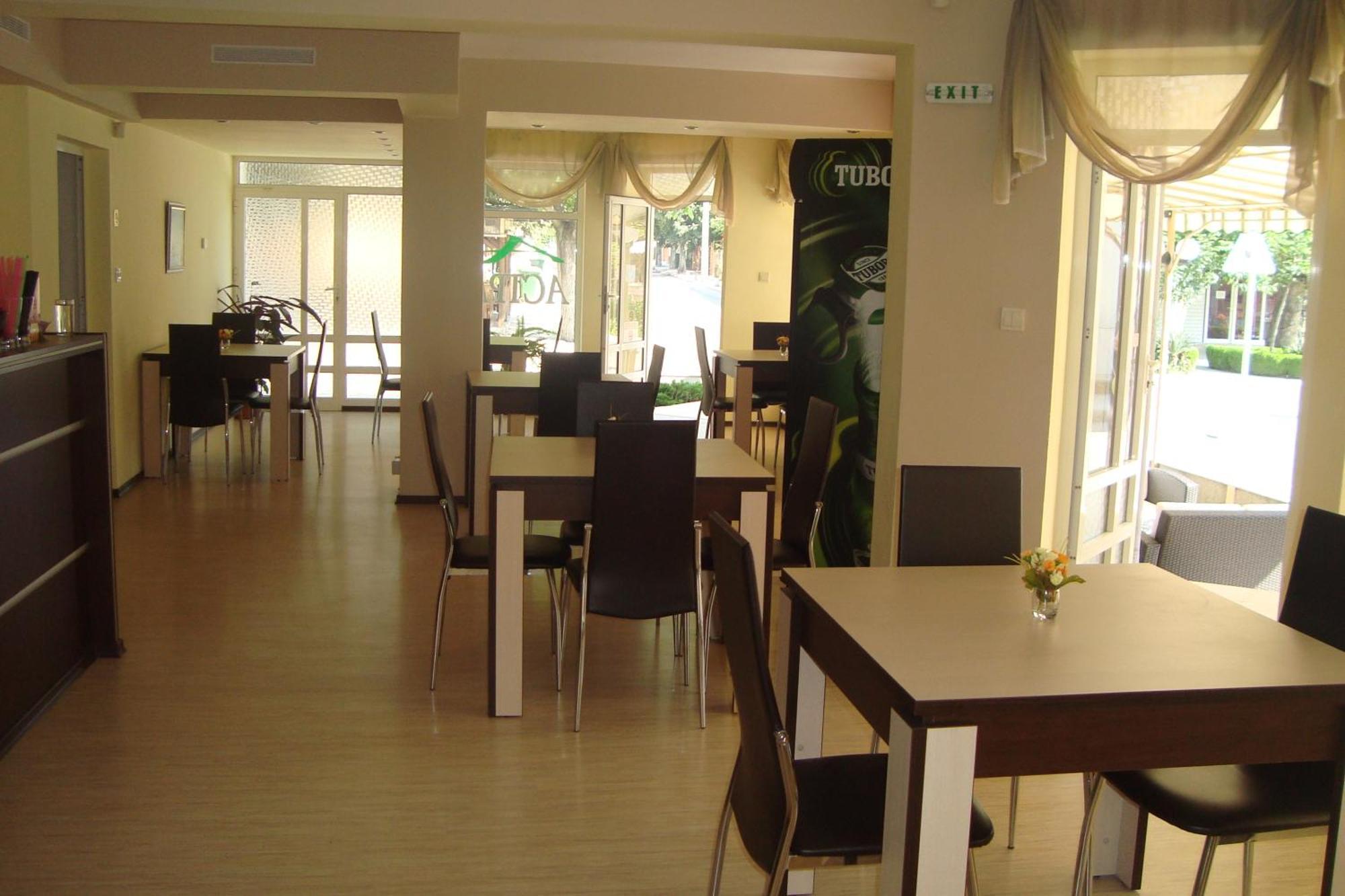 רבדה Hotel Astra מראה חיצוני תמונה