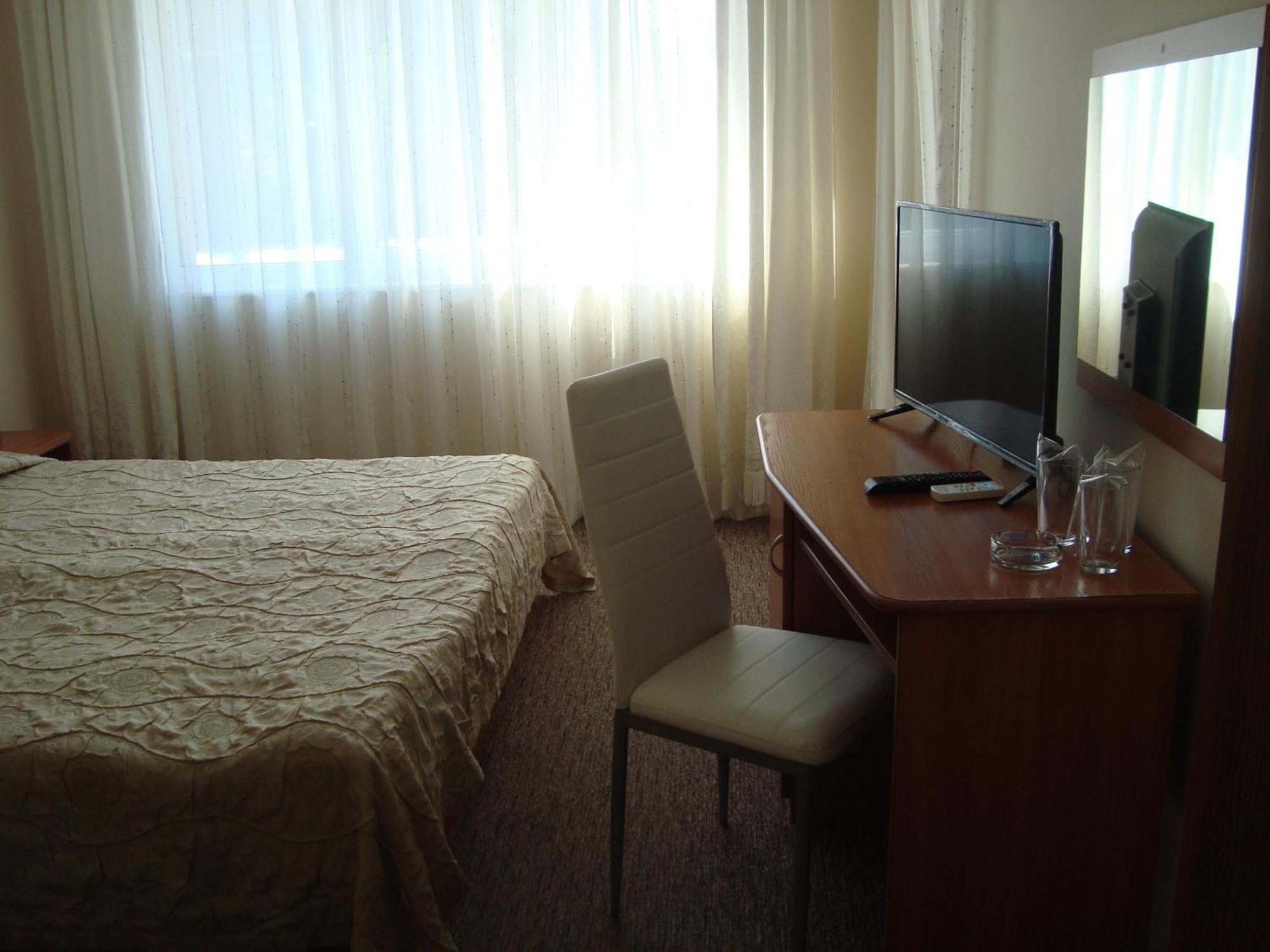 רבדה Hotel Astra מראה חיצוני תמונה