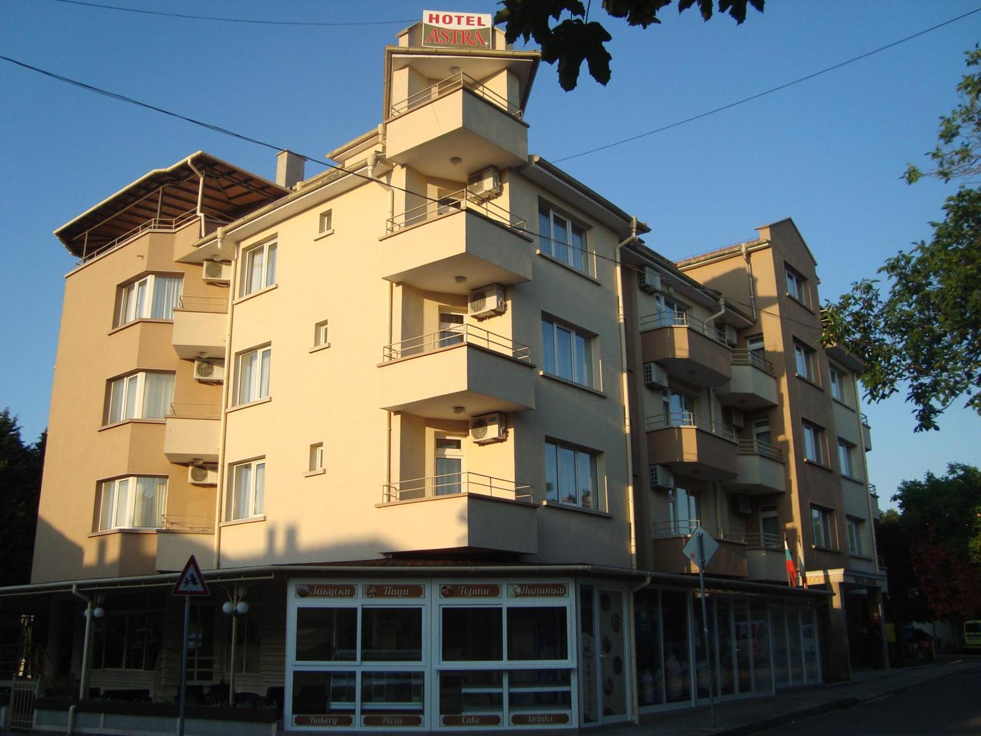 רבדה Hotel Astra מראה חיצוני תמונה