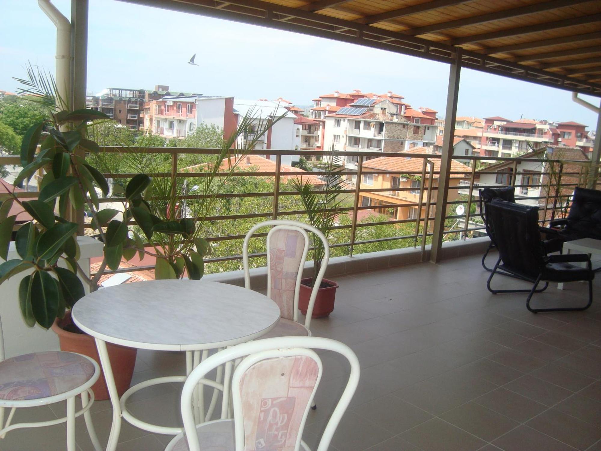 רבדה Hotel Astra מראה חיצוני תמונה