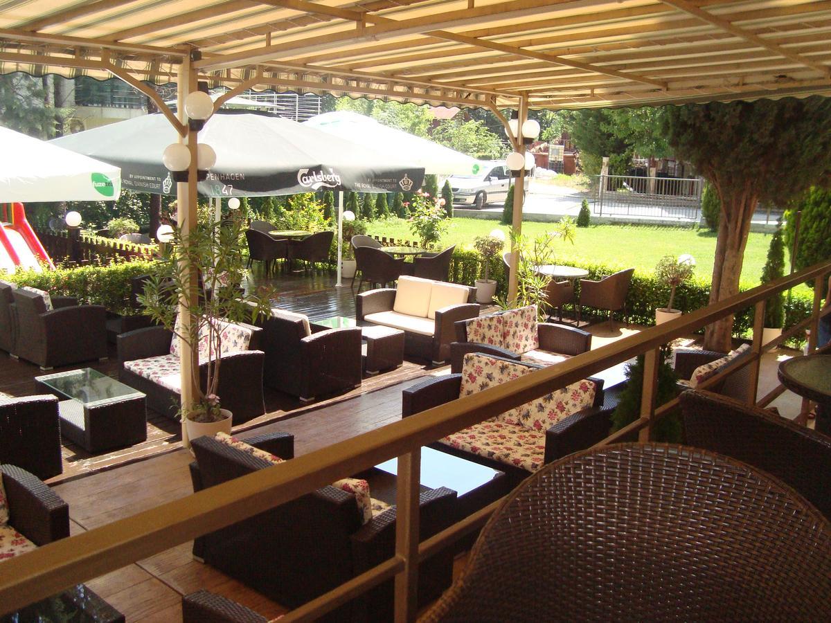 רבדה Hotel Astra מראה חיצוני תמונה
